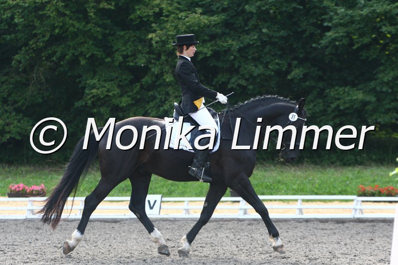 009M4455_Del Caprizio_Dresspf_L.JPG